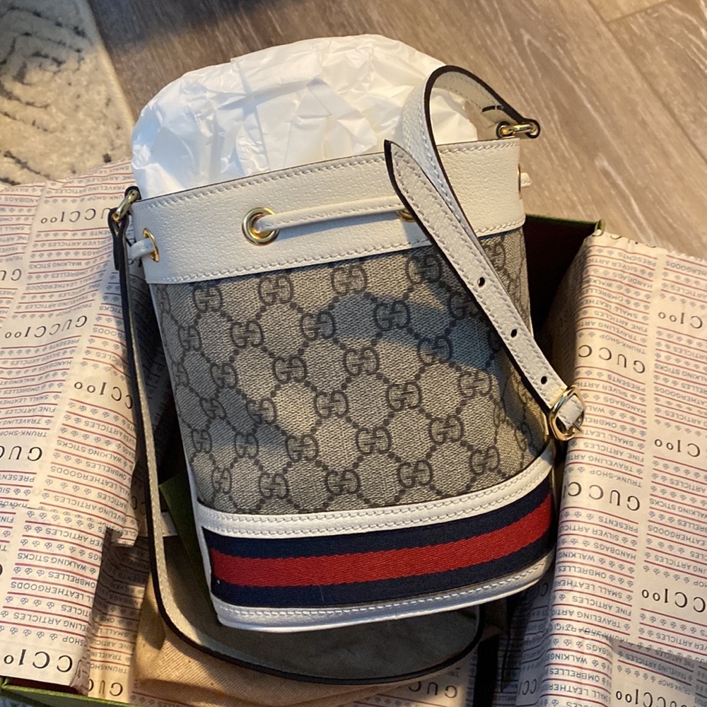 Small cinched Gucci crossbody